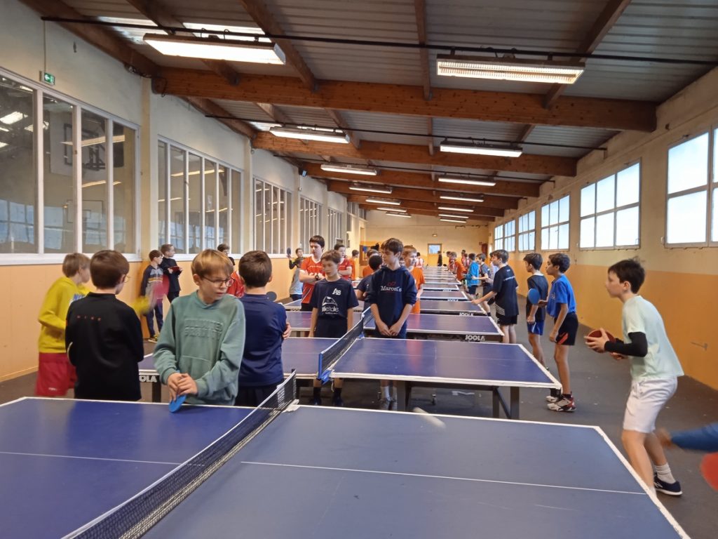compétition tennis de table à St Jo Lorient 1