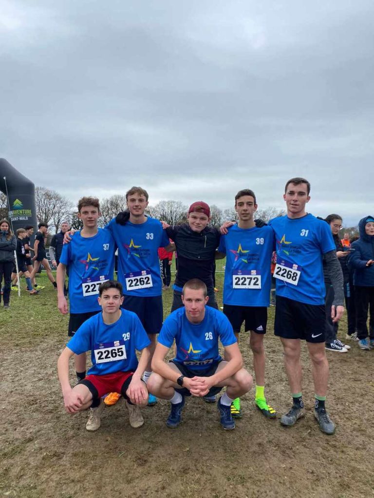 Cross régional avec des collégiens et lycéens de St Joseph Lorient 2