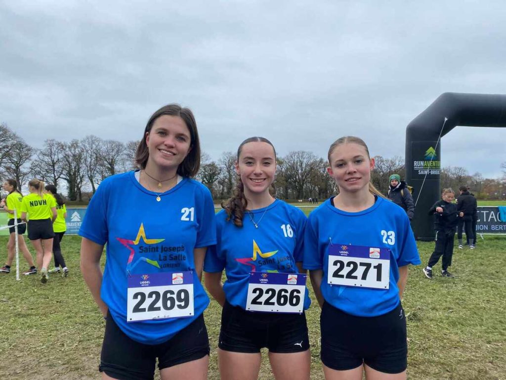 Cross régional avec des collégiens et lycéens de St Joseph Lorient 1