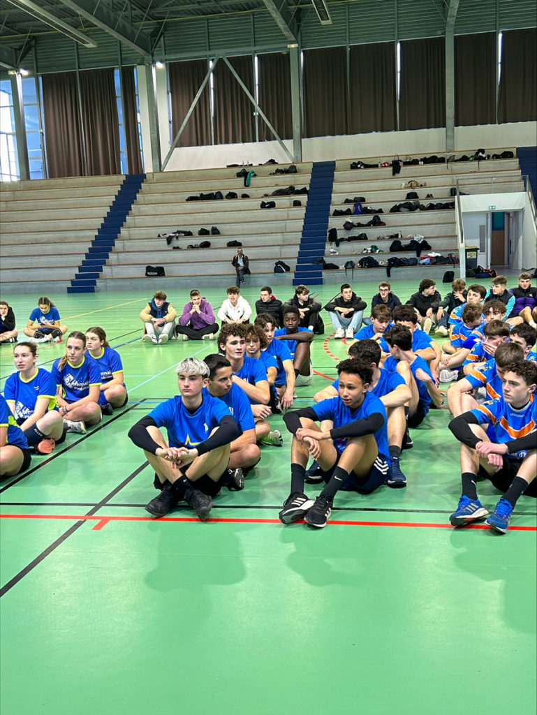 compétition départementale de volley UGSEL à St Joseph Lorient 2