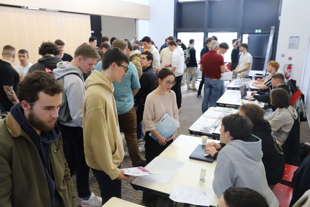 Une journée très fructueuse que le forum des écoles d'ingénieurs à St Jo Lorient 1