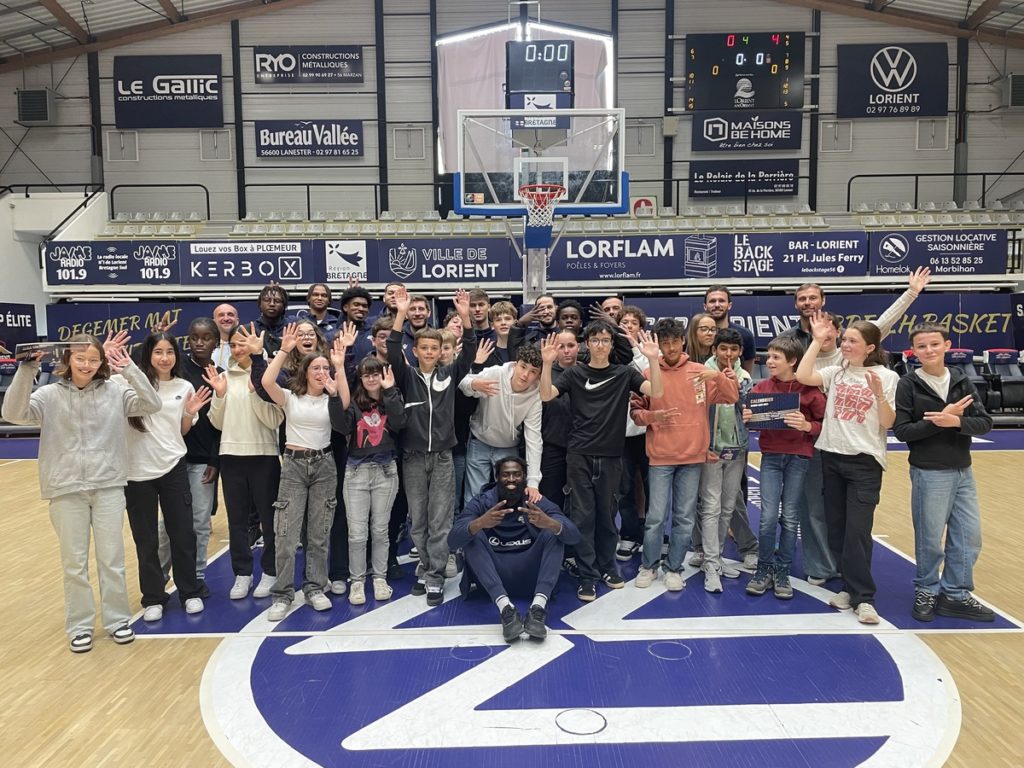 rencontre de collégiens avec les joueurs du CEP Lorient 1