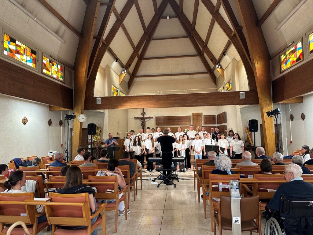 concert du Choeur à la maison de retraite de Kerozer 2024