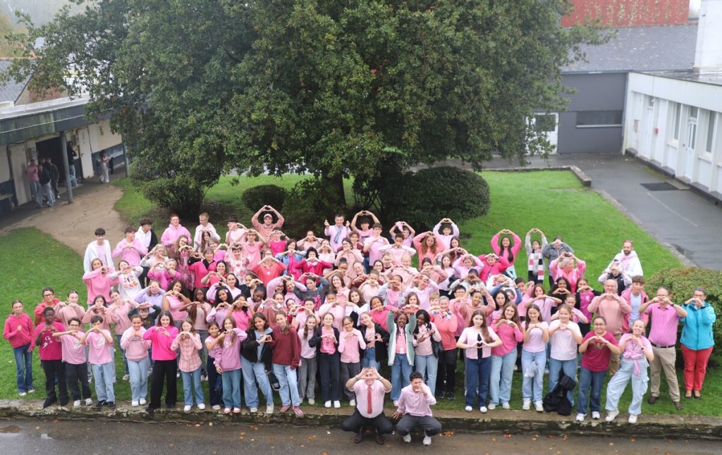 Photo souvenir de ce moment de soutien à toutes celles qui luttent contre le cancer ! Vendredi 3 octobre 2025 à St Jo Lorient