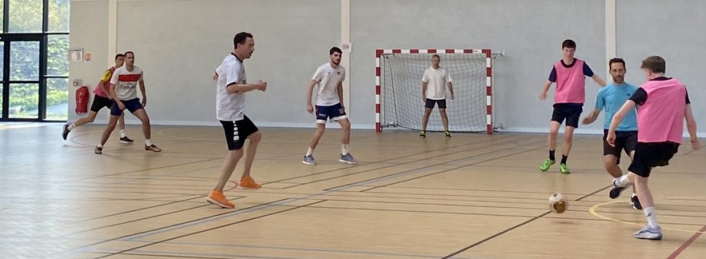 compétition futsall intense et conviviale à St Jo 2025 1