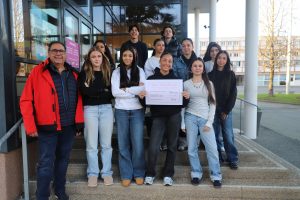 Mobilisation réussie : remise du chèque Octobre Rose à La Lorientaise 2025 1