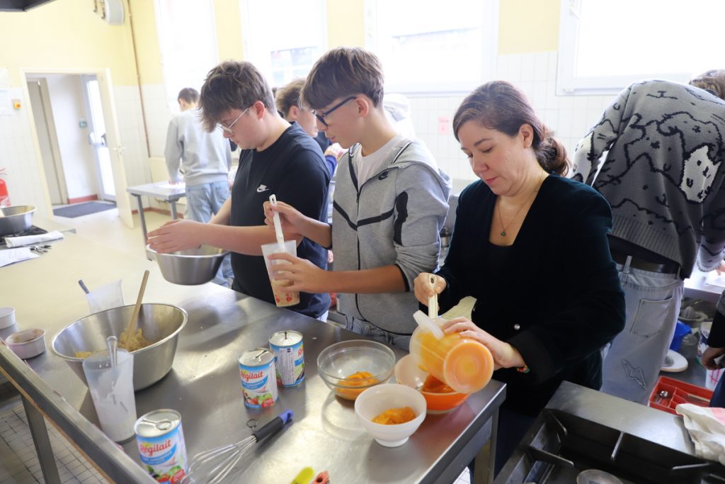 Hello and Happy Thanksgiving to All 2025 3