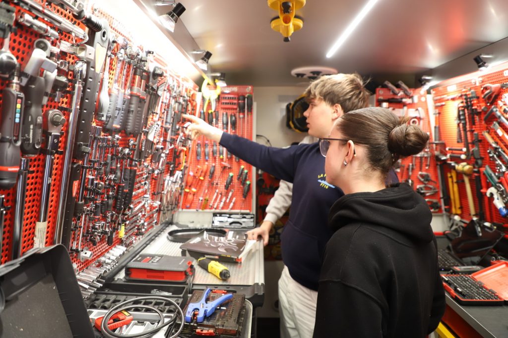 Stanley en tournée : un camion atelier au lycée Pro de St Jo 2025 2