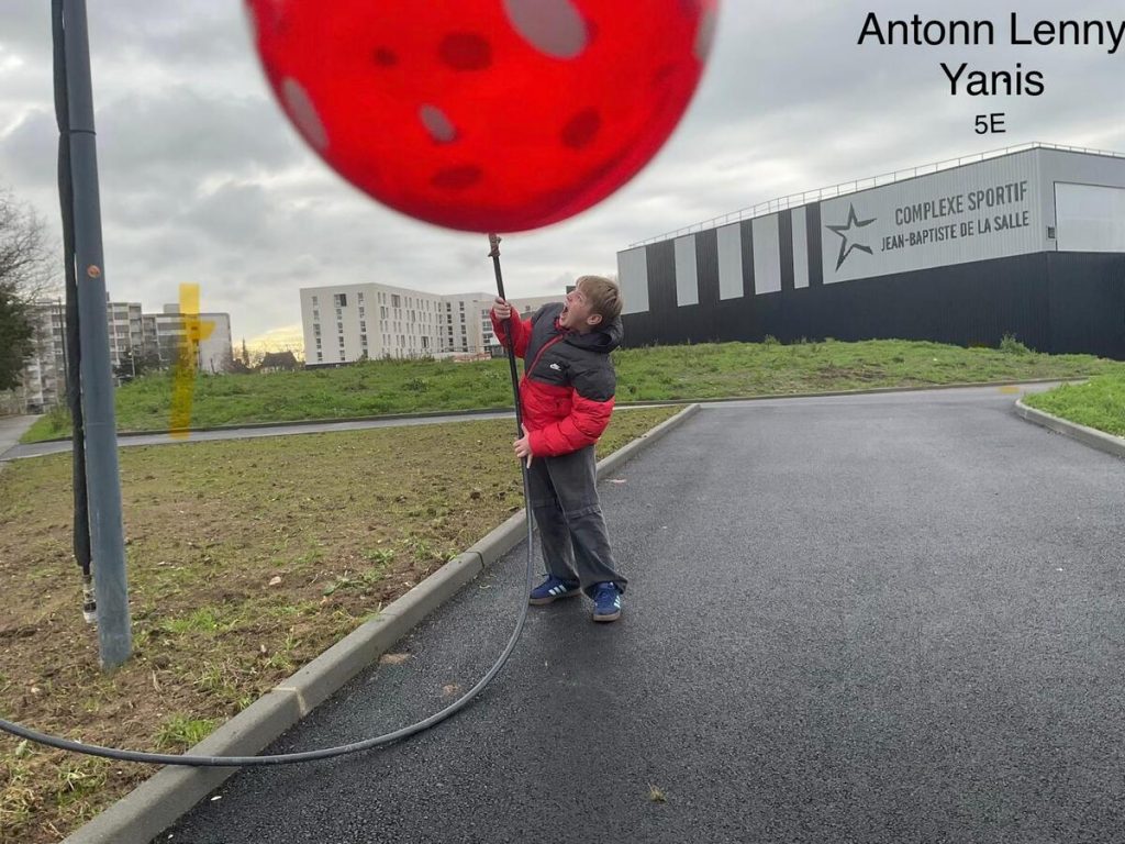 Arts plastiques à St entre rêve, mer et espace 2025 4