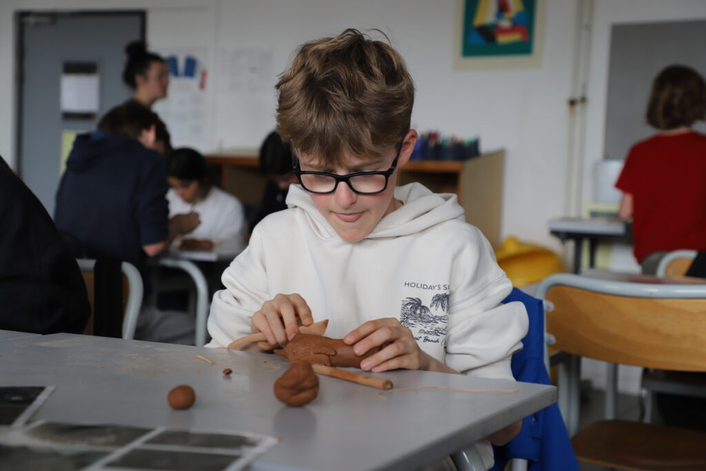 Atelier gargouilles en collège 2026 2