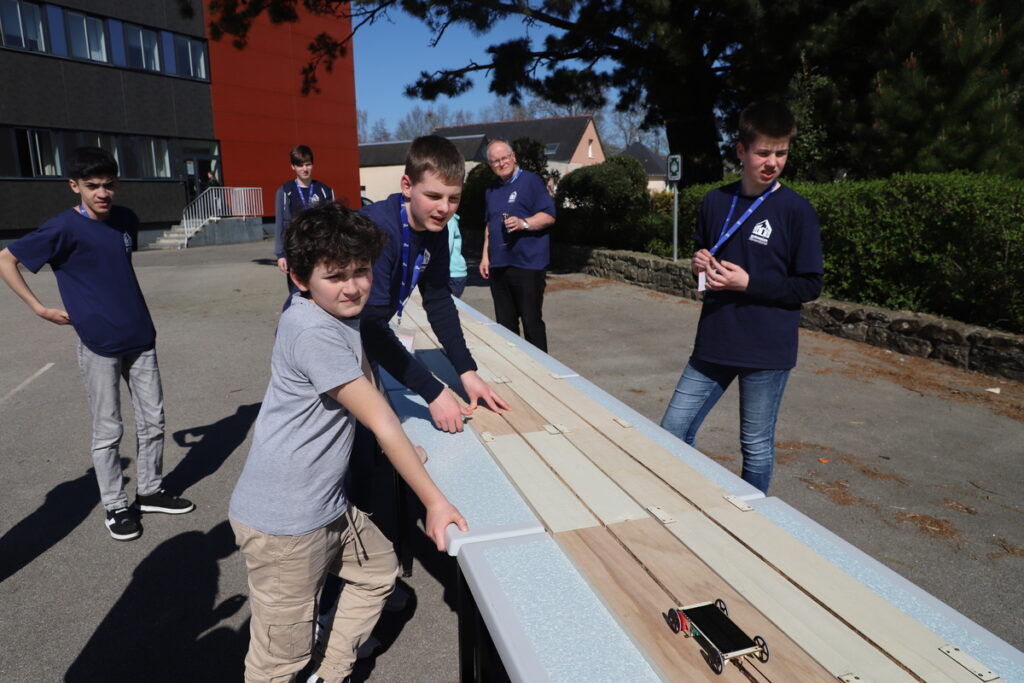 Du 17 au 19 mars 2026, notre établissement a accueilli cinq élèves et deux enseignants allemands venus de Hankensbüttel, dans le cadre du projet ERASMUS « Solar Cars ». 2026 3