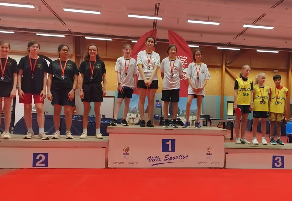 ELLES L’ONT FAIT !!! Nos benjamines filles championnes de France UGSEL de tennis de table par ÉQUIPE et en INDIVIDUEL 1